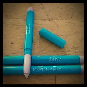 Thrive Causemetics Brilliant Eye Brightener